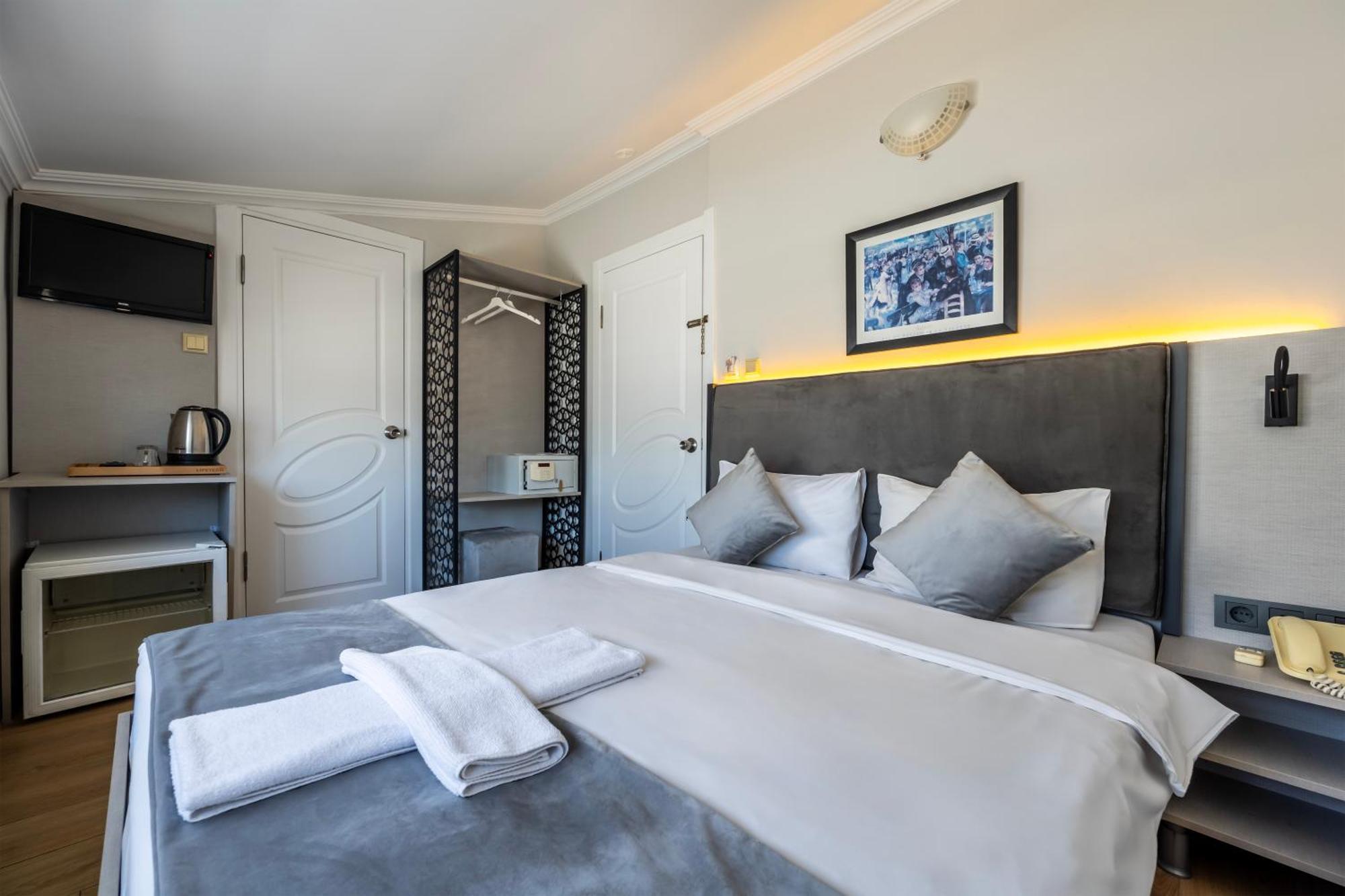 Taksim Trust Hotel อิสตันบูล ภายนอก รูปภาพ